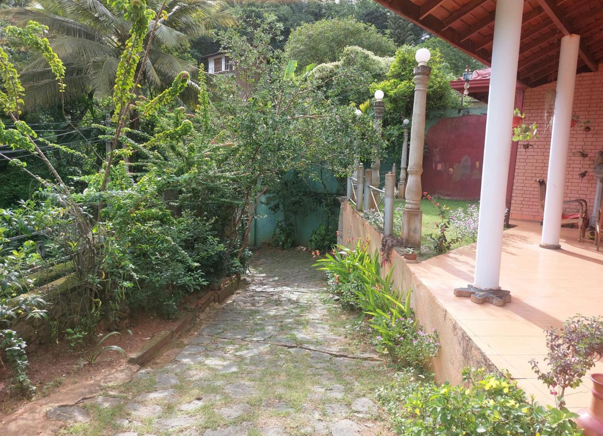 Mystique Hideout Hotel Kandy Buitenkant foto